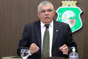 Francisco de Assis Cavalcante, conhecido como Delegado Cavalcante (Foto: Divulgação/Alece)
